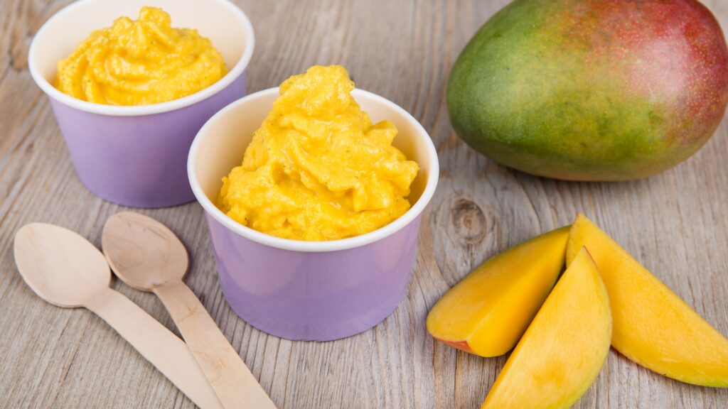 frozen yoghurt mango - caloriearme snacks