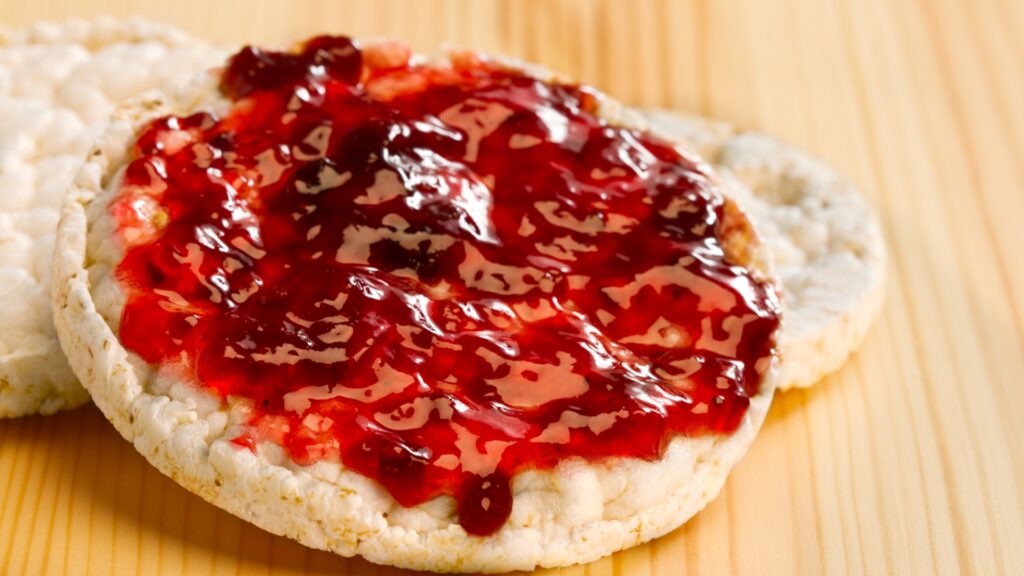 rijstwafel met fruitspread - caloriearme snacks
